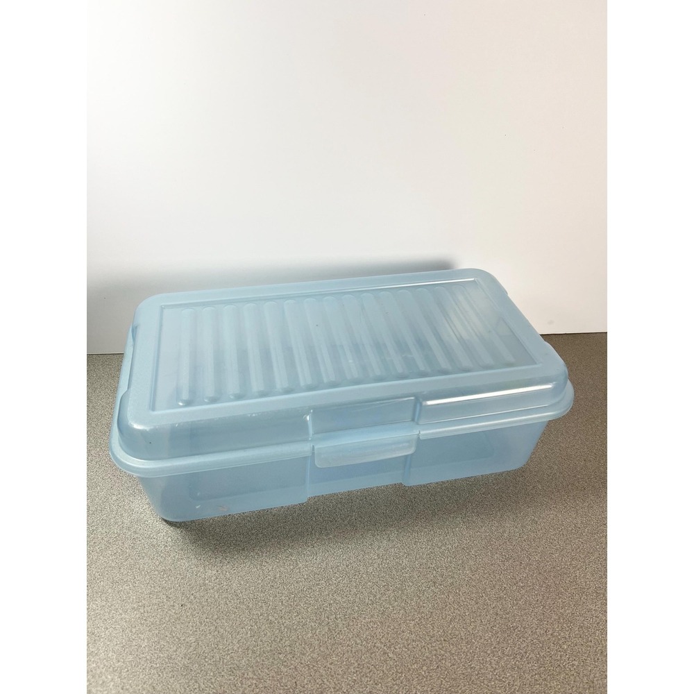 1990 Vintage Rubbermaid Keepers Snap Case Storage Box #2281 blue